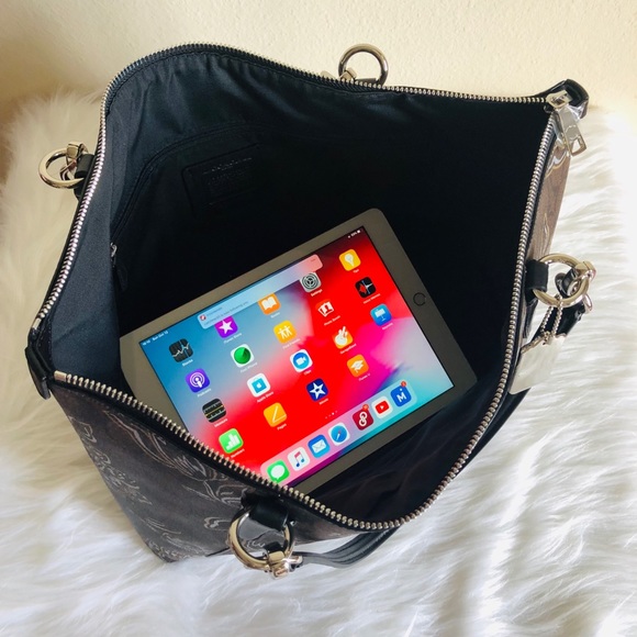 Coach - Picture 5 of 8